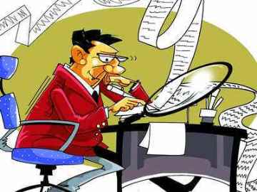 Kannauj News: व्यापारी ने महिला को बिना बताए बेचे गिरवी जेवर