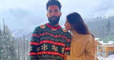 #Watch: बर्फीली वादियों में प्यार की चादर ओढ़े खड़ी Mouni Roy