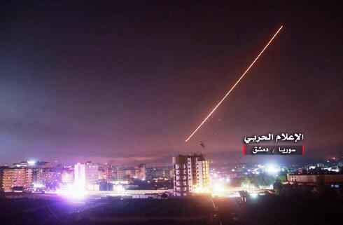 Damascus: Syria ने दमिश्क पर Israeli Missile हमले को किया नाकाम Damascus: Syria ने दमिश्क पर Israeli Missile हमले को किया नाकाम