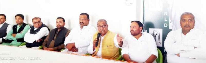 Muzaffarnagar News:यूपी में बनेगी गठबंधन सरकार- प्रमोद त्यागी Muzaffarnagar News:यूपी में बनेगी गठबंधन सरकार- प्रमोद त्यागी