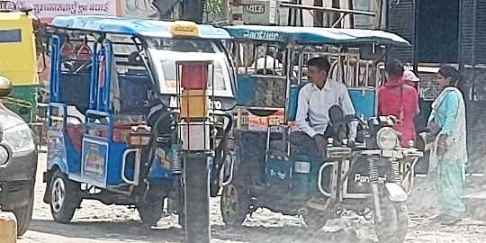 Muzaffarnagar News: नागरिक जाम से हुए परेशान, ई रिक्शाओं के कारण  जाम