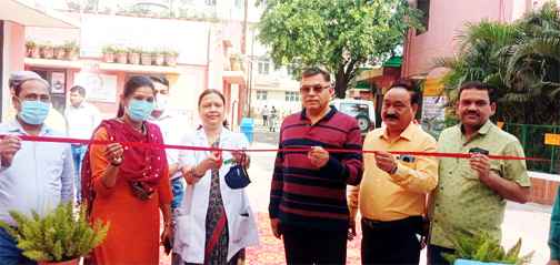 Muzaffarnagar News: पल्स पोलियो बूथ का सीएमओ ने फीता काटकर किया शुभारंभ Muzaffarnagar News: पल्स पोलियो बूथ का सीएमओ ने फीता काटकर किया शुभारंभ