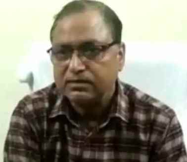 Deoband: जेलर रीवन सिंह पर रात को टहलते वक्त हमलावरों ने की Firing Deoband: जेलर रीवन सिंह पर रात को टहलते वक्त हमलावरों ने की Firing