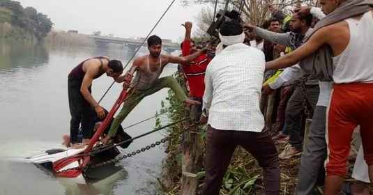 Muzaffarnagar Crime News: पति ने चलती गाडी में की शिक्षिका की हत्या, फिर लाश के साथ नहर में फेंकी कार-देवर नावेद गिरफ्तार