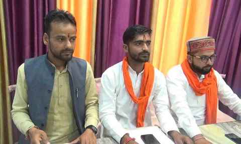 Shamli News: धमकी देता हुआ नगर पालिका से सर्टिफिकेट बनवा लिया, कांधला चेयरमैन पर लगा धर्म परिवर्तन के मामलों में संलिप्त होने का आरोप