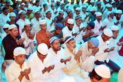 Muzaffarnagar News: माहे-रमजान के दूसरे जुमे की नमाज, अमन चैन की दुआ की