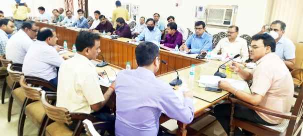 Muzaffarnagar News: गंगा के घटो पर साफ-सफाई को लेकर डीएम ने सम्बन्धित अधिकारियो को दिये निर्देश.