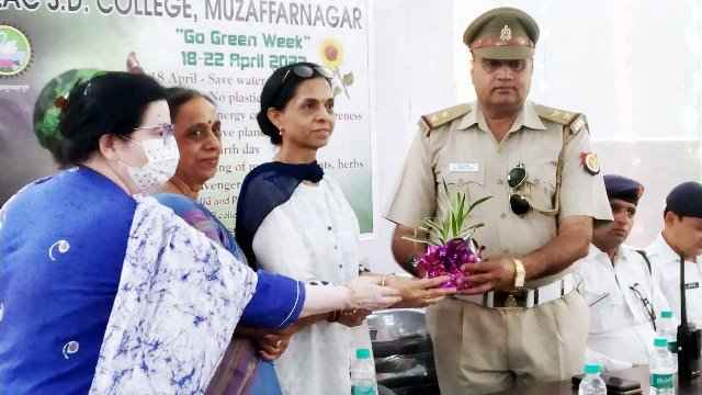 Muzaffarnagar News: ट्रैफिक पुलिस कैंपेन कार्यक्रम का आयोजन Muzaffarnagar News: ट्रैफिक पुलिस कैंपेन कार्यक्रम का आयोजन