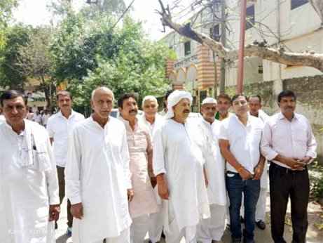 Muzaffarnagar News: भाकियू के राष्ट्रीय अध्यक्ष चौधरी नरेश टिकैत कोर्ट में पेश Muzaffarnagar News: भाकियू के राष्ट्रीय अध्यक्ष चौधरी नरेश टिकैत कोर्ट में पेश