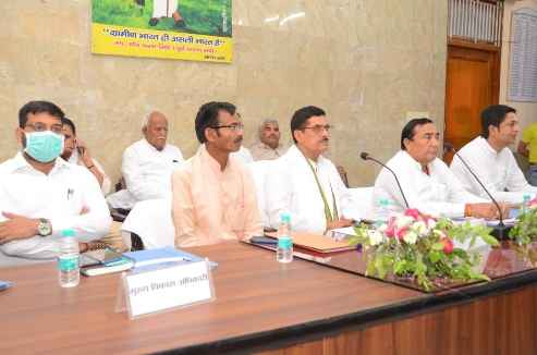 Muzaffarnagar News: हंगामे के बीच हुई जिला पंचायत बोर्ड बैठक सम्पन्न, बैठक मे प्रस्ताव न रखने व क्षेत्र मे काम न कराने का आरोप