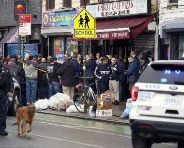 New York:  फायरिंग करने वाले शख्स की पुलिस ने बताई पहचान,13 लोग भगदड़ में घायल