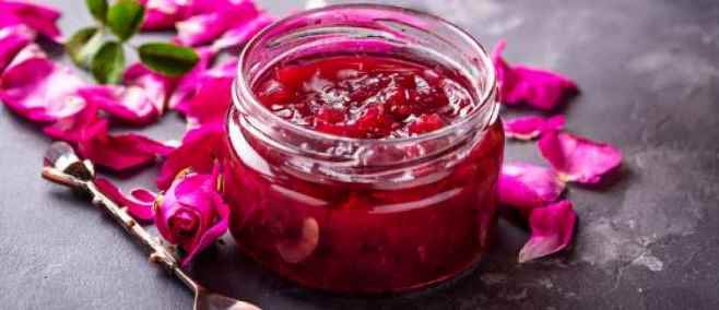 सेहत और सौंदर्य के लिए फायदेमंद (Rose Petals Jam) गुलकंद (Gulkand)