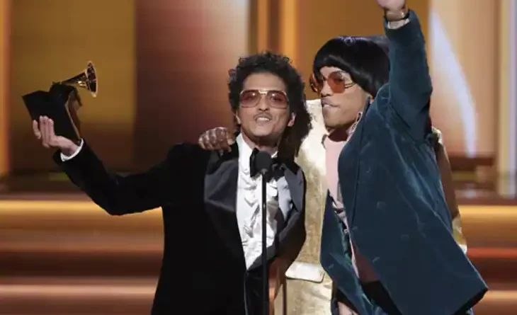 Grammy Awards 2022: ‘लीव द डोर ओपन’ ने जीता सॉन्ग ऑफ द ईयर का अवॉर्ड