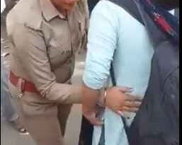 Mainpuri: तमंचे के साथ पकड़ी गई युवती करिश्मा की दादी ने लगाये गंभीर आरोप