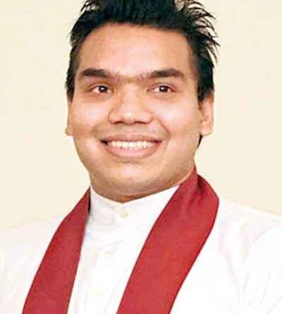 Sri Lanka: आर्थिक संकट के बीच Pm के बेटे नमल राजपक्षे ने मंत्री पद से दिया इस्तीफा 1 Namal Rajapaksa_