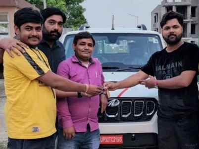 Samar Singh ने भेंट में महंगी कार गिफ्ट की मैनेजर अफजल शाह  को