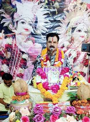 Muzaffarnagar News: वृंदावन से पधारे कथा व्यास आचार्य धर्मेन्द्र उपाध्याय ने कथा सुन किया भाव विभोर Muzaffarnagar News: वृंदावन से पधारे कथा व्यास आचार्य धर्मेन्द्र उपाध्याय ने कथा सुन किया भाव विभोर