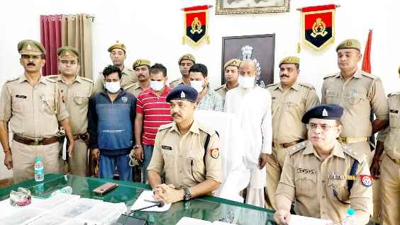 Muzaffarnagar News: अवैध असलाह फैक्ट्री का भंडाफोड, पुराने खंडहर में अवैध असलाह बना रहे चार गिरफ्तार Muzaffarnagar News: अवैध असलाह फैक्ट्री का भंडाफोड, पुराने खंडहर में अवैध असलाह बना रहे चार गिरफ्तार