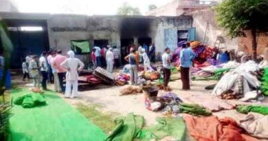 Muzaffarnagar News: टेंट हॉउस में भीषण आग से लाखों रुपये का नुकसान