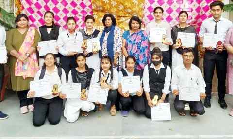 Muzaffarnagar News: एस डी कॉलेज ऑफ लॉ के छात्र – छात्राओं ने सर्वश्रेष्ठ प्रदर्शन किया Muzaffarnagar News: एस डी कॉलेज ऑफ लॉ के छात्र – छात्राओं ने सर्वश्रेष्ठ प्रदर्शन किया