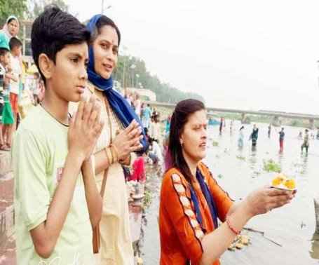 Muzaffarnagar News: शुकतीर्थ पहुंचे सैकडो श्रृद्धालूओं ने पवित्र गंगा मे डुबकी लगाई Muzaffarnagar News: शुकतीर्थ पहुंचे सैकडो श्रृद्धालूओं ने पवित्र गंगा मे डुबकी लगाई