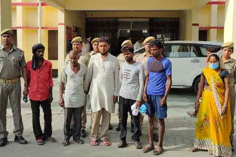 Gonda News: इश्क में तांत्रिक और अपने दो साथियों के साथ मिलकर कर दी पति की हत्या Gonda News: इश्क में तांत्रिक और अपने दो साथियों के साथ मिलकर कर दी पति की हत्या