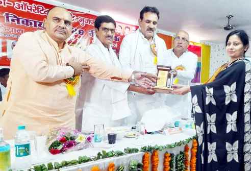 Muzaffarnagar जिला सहकारी बैंक के वार्षिक सामान्य निकाय की 88 वीं बैठक, 31 करोड का सकल लाभ कमाया Muzaffarnagar जिला सहकारी बैंक के वार्षिक सामान्य निकाय की 88 वीं बैठक, 31 करोड का सकल लाभ कमाया