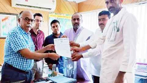 Muzaffarnagar News: किसान झेल रहे गन्ना भुगतान न होने से परेशानः- धर्मेंद्र मलिक Muzaffarnagar News: किसान झेल रहे गन्ना भुगतान न होने से परेशानः- धर्मेंद्र मलिक