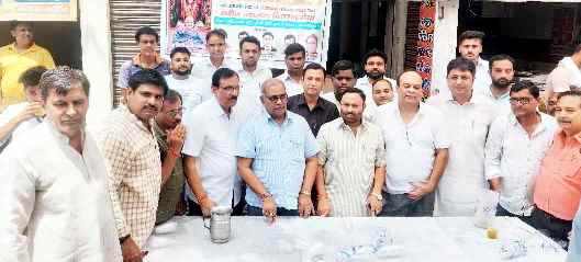 Muzaffarnagar News:सिद्ध पीठ कैंची धाम के स्थापना दिवस के अवसर पर तपती गर्मी में लगाई छबील Muzaffarnagar News:सिद्ध पीठ कैंची धाम के स्थापना दिवस के अवसर पर तपती गर्मी में लगाई छबील