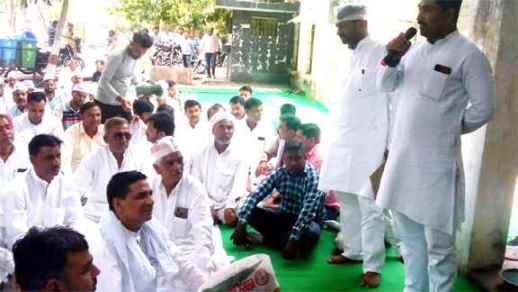 Muzaffarnagar News-प्रधान संगठन ने दिया धरना, बिना शपथ पत्र के जांच न करायी जाए …