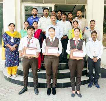 Muzaffarnagar News:बी0सी0ए0 पंचम सेमेस्टर का परीक्षाफल -छात्र/छात्राओं ने किया जिले का नाम रोशन