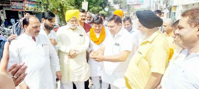 Muzaffarnagar News: सड़क निर्माण व सुदृढ़ीकरण के कार्य का मंत्री कपिलदेव ने किया शुभारम्भ