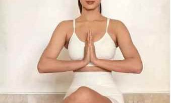 Ghost की शूटिंग में बिजी Sonal Chauhan का योगा लुक वायरल