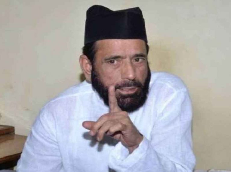 Maulana Tauqeer के फिर बिगड़े बोल,हिंदुओं की तुलना आतंकवादियों से की Maulana Tauqeer के फिर बिगड़े बोल,हिंदुओं की तुलना आतंकवादियों से की