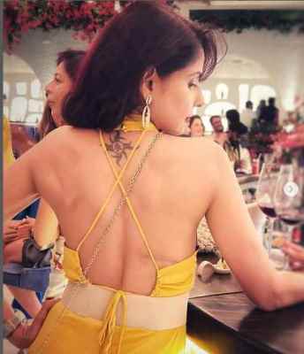 कैंसर सर्जरी के निशान फ्लॉन्ट करती नजर आ रही हैं Chhavi Mittal (छवि हुसैन), कैंसर को दी मात