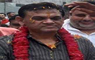 Meerut News: टेंट व्यापारी से मारपीट मामले पर दिनेश खटीक कर रहे थे केस दर्ज करने की मांग, पुलिस एवं प्रशासन से टकराव