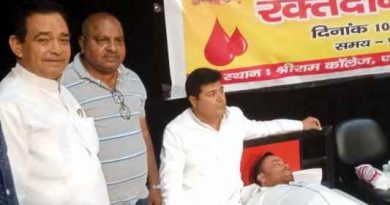 Muzaffarnagar News: श्री राम कालेज में शिविर में किया रक्तदान