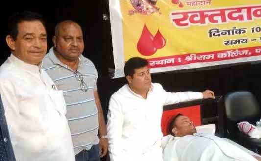 Muzaffarnagar News: श्री राम कालेज में शिविर में किया रक्तदान Muzaffarnagar News: श्री राम कालेज में शिविर में किया रक्तदान
