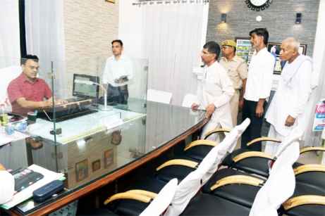 Muzaffarnagar News: जनता दरबार का आयोजन, जनमानस की समस्याओं का निस्तारण कराया गया