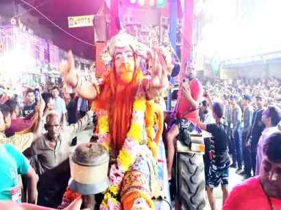 Muzaffarnagar News: हनुमान के वेश में ढाई फिट का भोला लाया कांवड