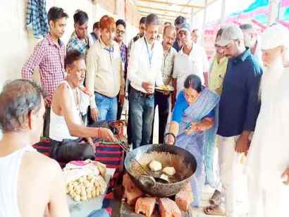 Muzaffarnagar News: पुलिसकर्मी भी कर रहे शिवभक्तों की सेवा, रखा जा रहा  सुविधाओं का खास ख्याल