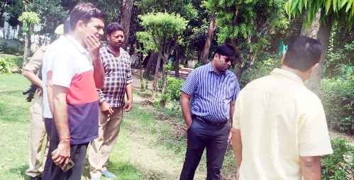 Muzaffarnagar News: गड्ढा खुदाई के लिए कार्यो का किया निरीक्षण