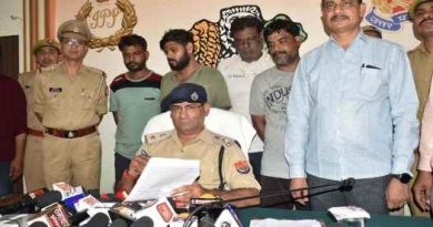 Jhansi News: चोरी गए 33 लाख रुपयों  के मामले में चार बदमाशमुठभेड़  के दौरान गिरफ्तार