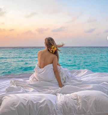 समुद्र किनारे सूर्यास्त का आनंद लेती नजर आईं Mouni Roy समुद्र किनारे सूर्यास्त का आनंद लेती नजर आईं Mouni Roy