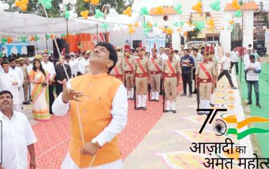 Muzaffarnagar News: नुमाईश मैदान मे आयोजित कार्यक्रम मे  देशभक्ति से ओतप्रोत सांस्कृतिक कार्यक्रम प्रस्तुत,मुख्य अतिथि के रूप मे पधारे मंत्री कपिलदेव