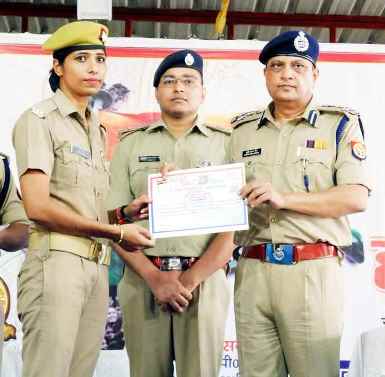 Muzaffarnagar News: आजादी का अमृत महोत्सव तथा हर घर तिरंगा कार्यक्रम के अन्तर्गत सेवानिवृत्त पुलिसकर्मियों को सम्मानित किया