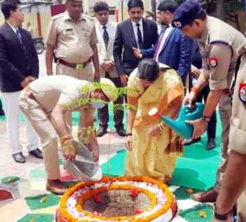 Muzaffarnagar News: हाई कोर्ट की न्यायाधीश ने जिला कारागार का निरीक्षण किया