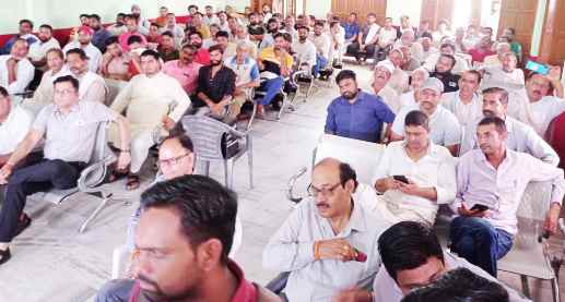 Muzaffarnagar News: श्रीकांत त्यागी प्रकरणः त्यागी सभा भवन में त्यागी समाज की हुई बैठक