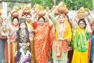 Muzaffarnagar News: कलश यात्रा के साथ शिव पुराण कथा आरम्भ