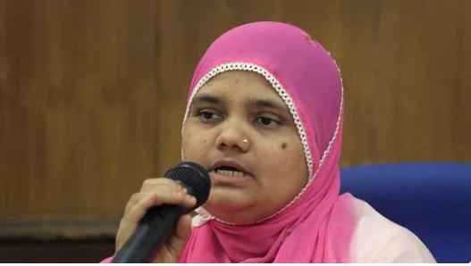 Bilkis Bano Gang Rape केस:  उम्रकैद की सजा पाए सभी 11 दोषी रिहा, काट ली 15 साल से अधिक कैद की सजा